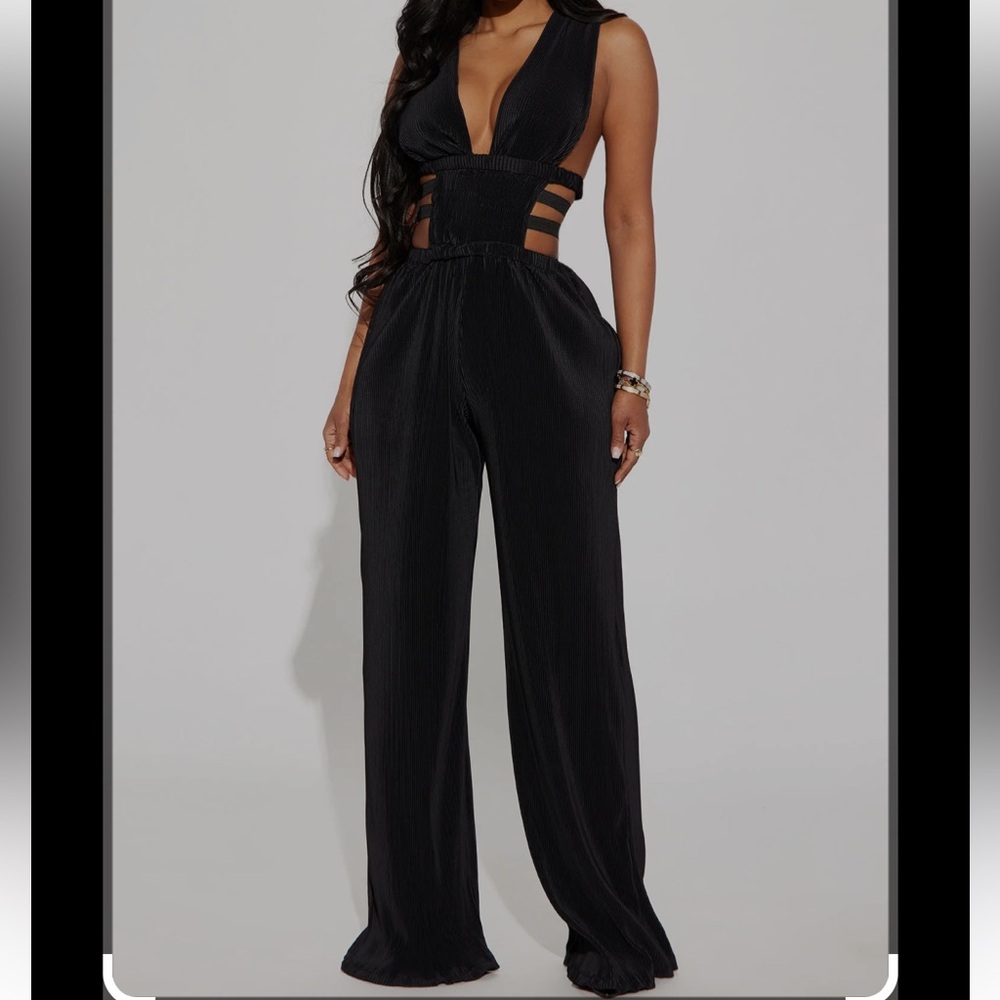 Black Deep V Sleeveless Plisse Jumpsuit